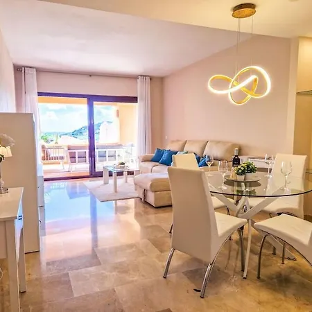 Apartment In Coto Real Duquesa - Sea View & Pools *