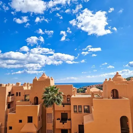 In Coto Real Duquesa - Sea View & Pools Apartment
